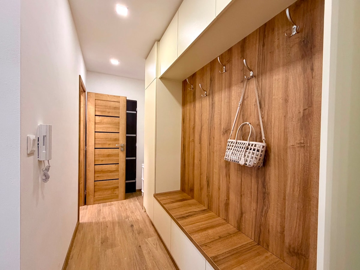 Moderný apartmán • centrum • AC • parkovanie